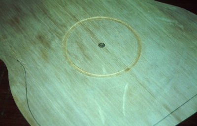 Fräsen der Nut für Schallocheinlage